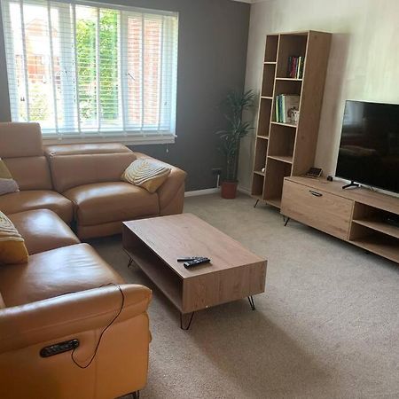 דירות Send Cosy One Bed Flat Free Parking מראה חיצוני תמונה