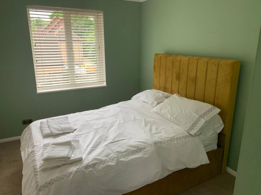 דירות Send Cosy One Bed Flat Free Parking מראה חיצוני תמונה