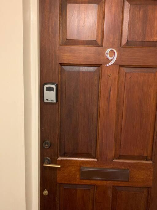 דירות Send Cosy One Bed Flat Free Parking מראה חיצוני תמונה