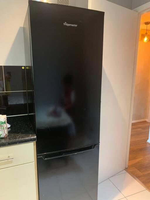 דירות Send Cosy One Bed Flat Free Parking מראה חיצוני תמונה